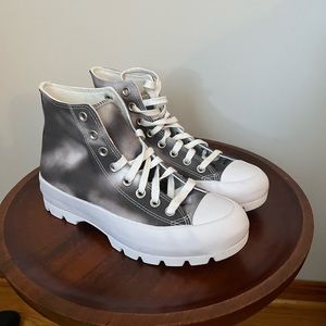 NWOT Gray Tye Dye Platform Converse